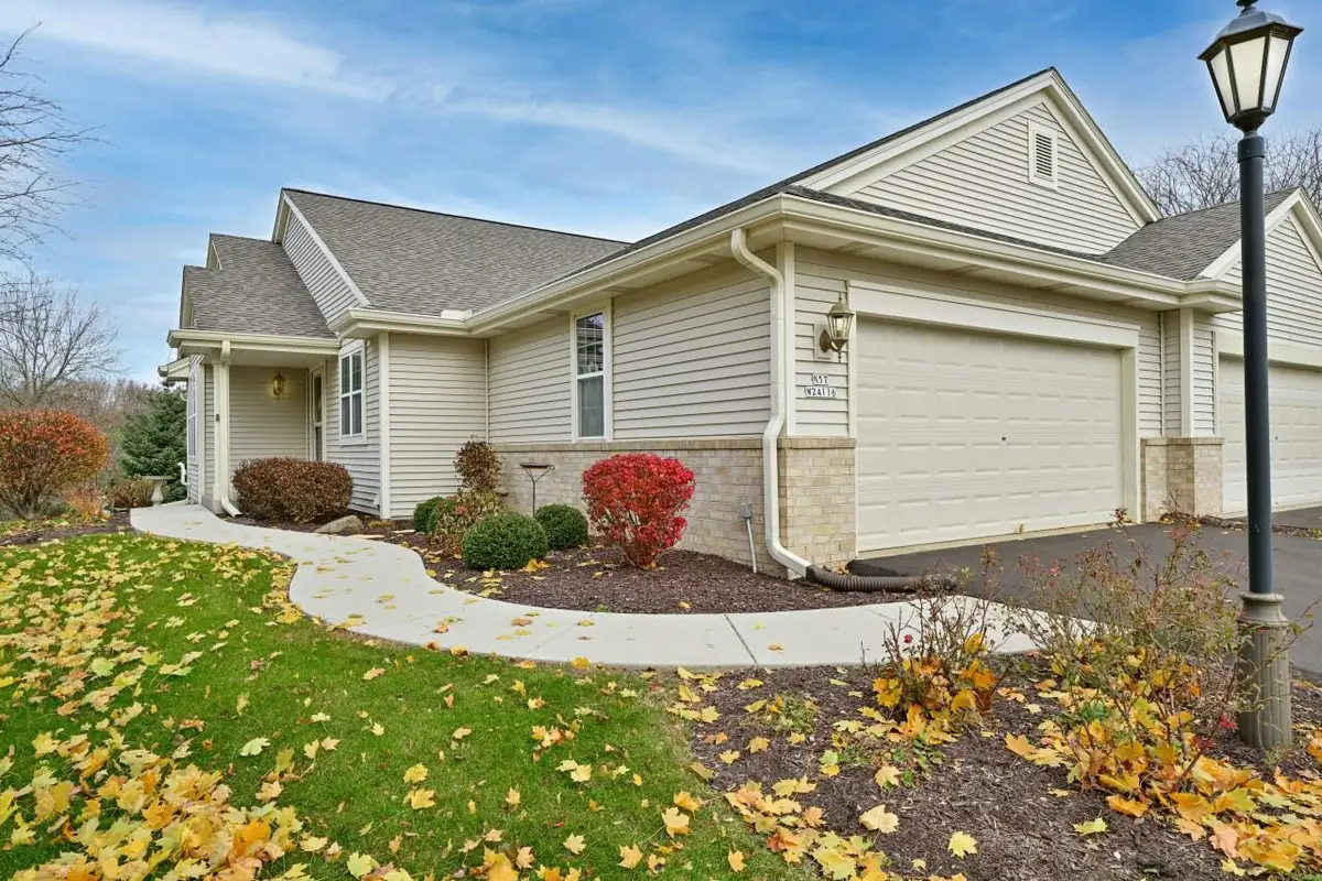 N57W24116 N Sycamore CIRCLE, Sussex, WI 53089 - Image #1
