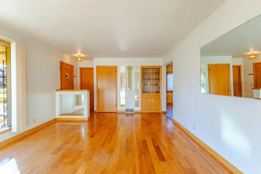 2254 W Bolivar AVENUE, Milwaukee, WI 53221 - Image #2