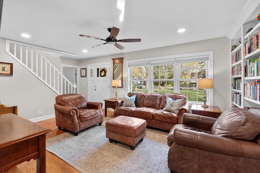 1627 W Fiesta LANE, Mequon, WI 53092 - Image #2
