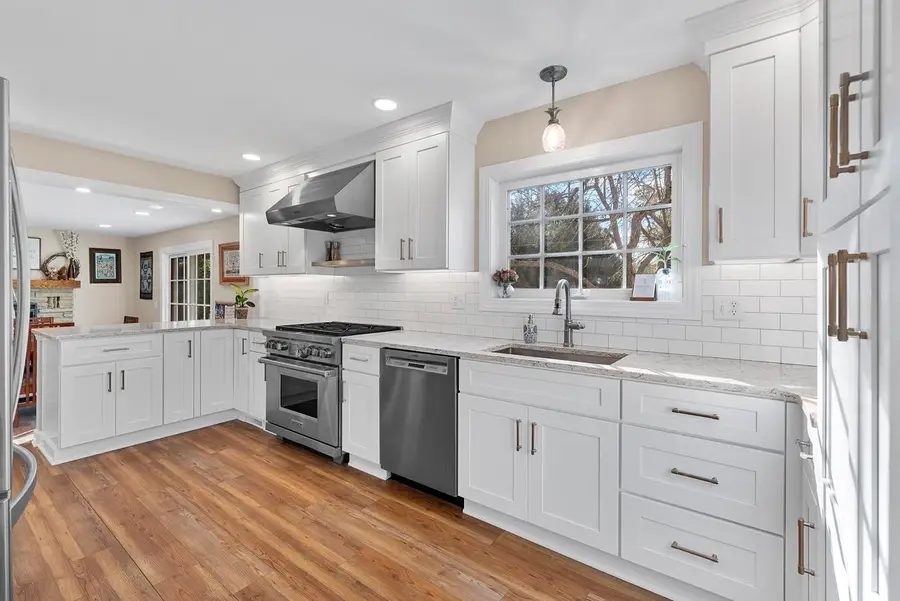 1627 W Fiesta LANE, Mequon, WI 53092 - Image #3