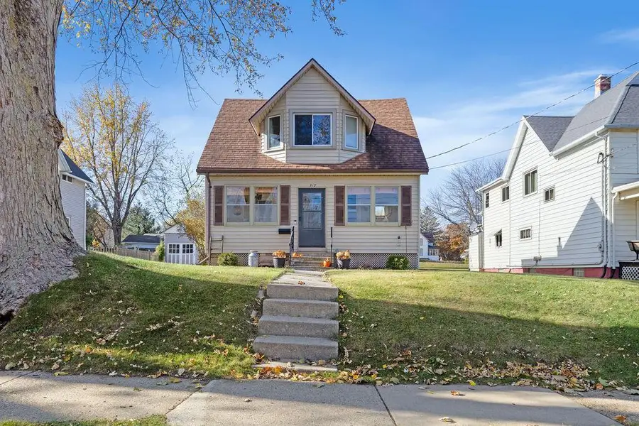 317 S Main STREET, Hartford, WI 53027 - Image #2