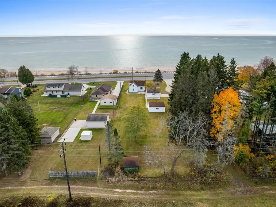 2940 Memorial DRIVE, Two Rivers, WI 54241 - Image #2