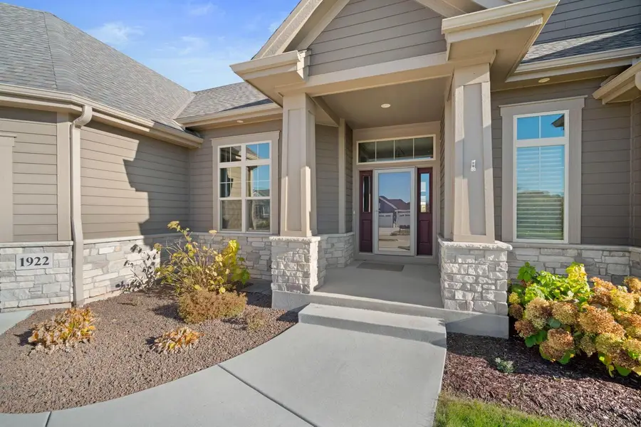 1922 N Teton TRAIL, Grafton, WI 53024 - Image #2