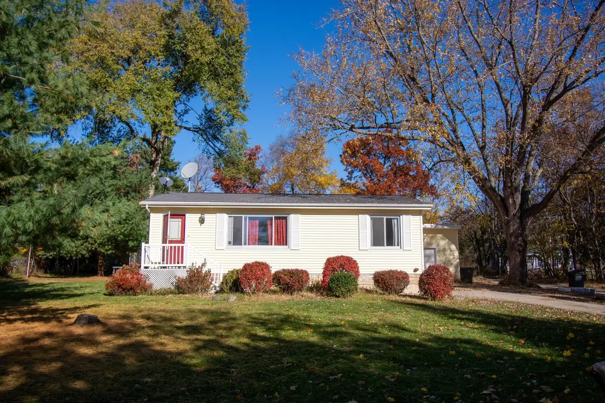 W3796 Lakeview DRIVE, Lake Geneva, WI 53147 - Image #1