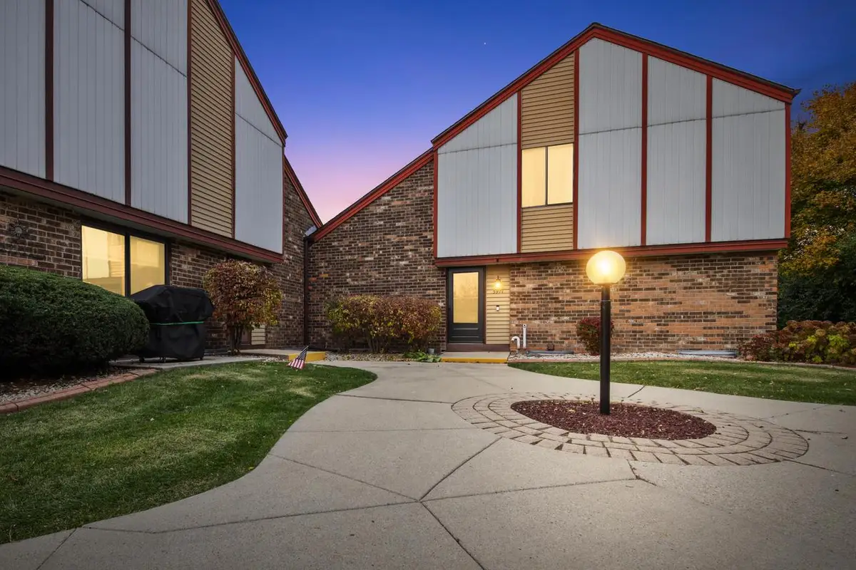 3971 W College AVENUE, Milwaukee, WI 53221 - Image #1