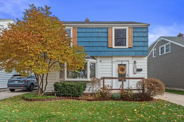 4710 N Diversey BOULEVARD, Whitefish Bay, WI 53211