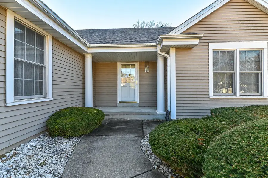 2741 Brighton DRIVE, Waukesha, WI 53188 - Image #2