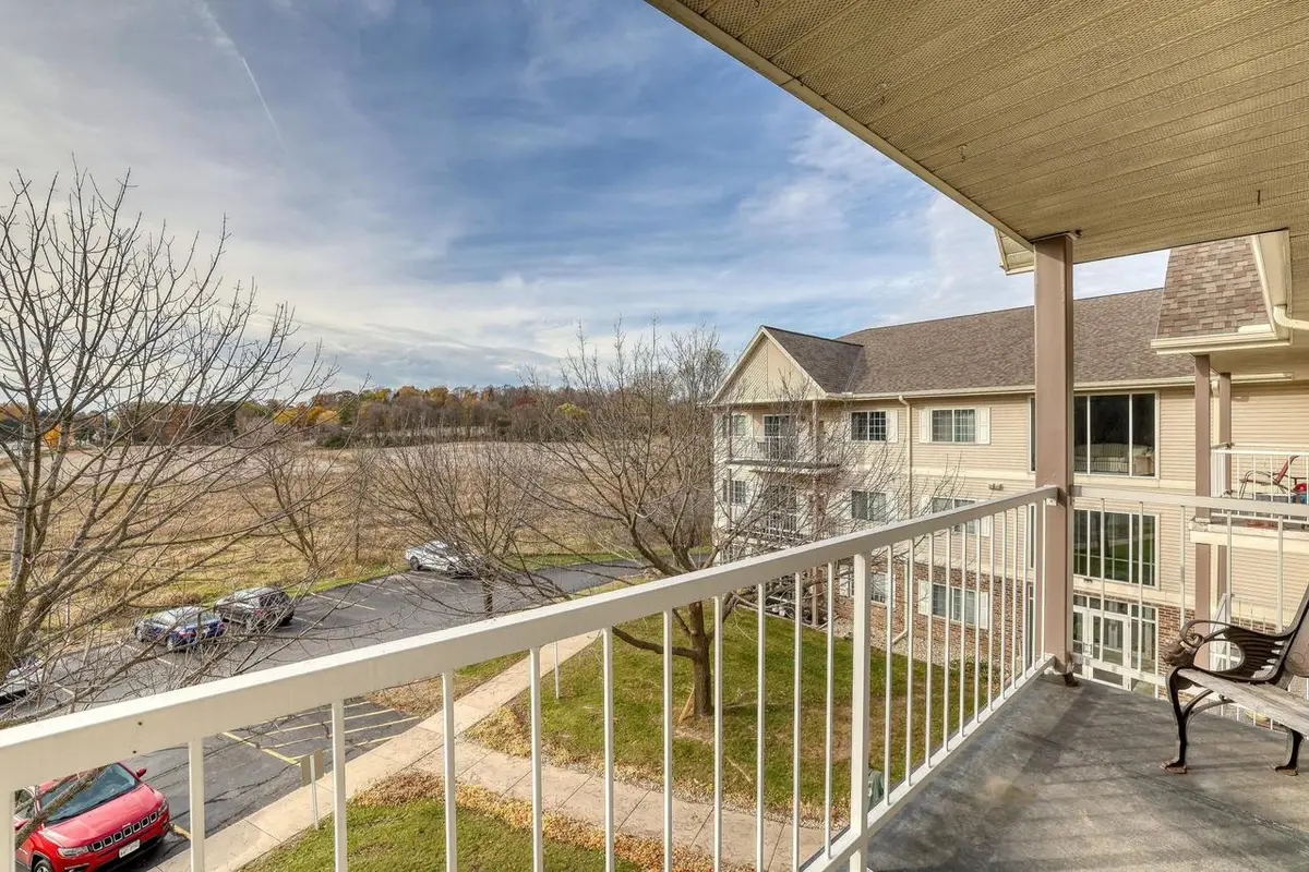 140 W Commerce BOULEVARD #306, Slinger, WI 53086 - Image #1