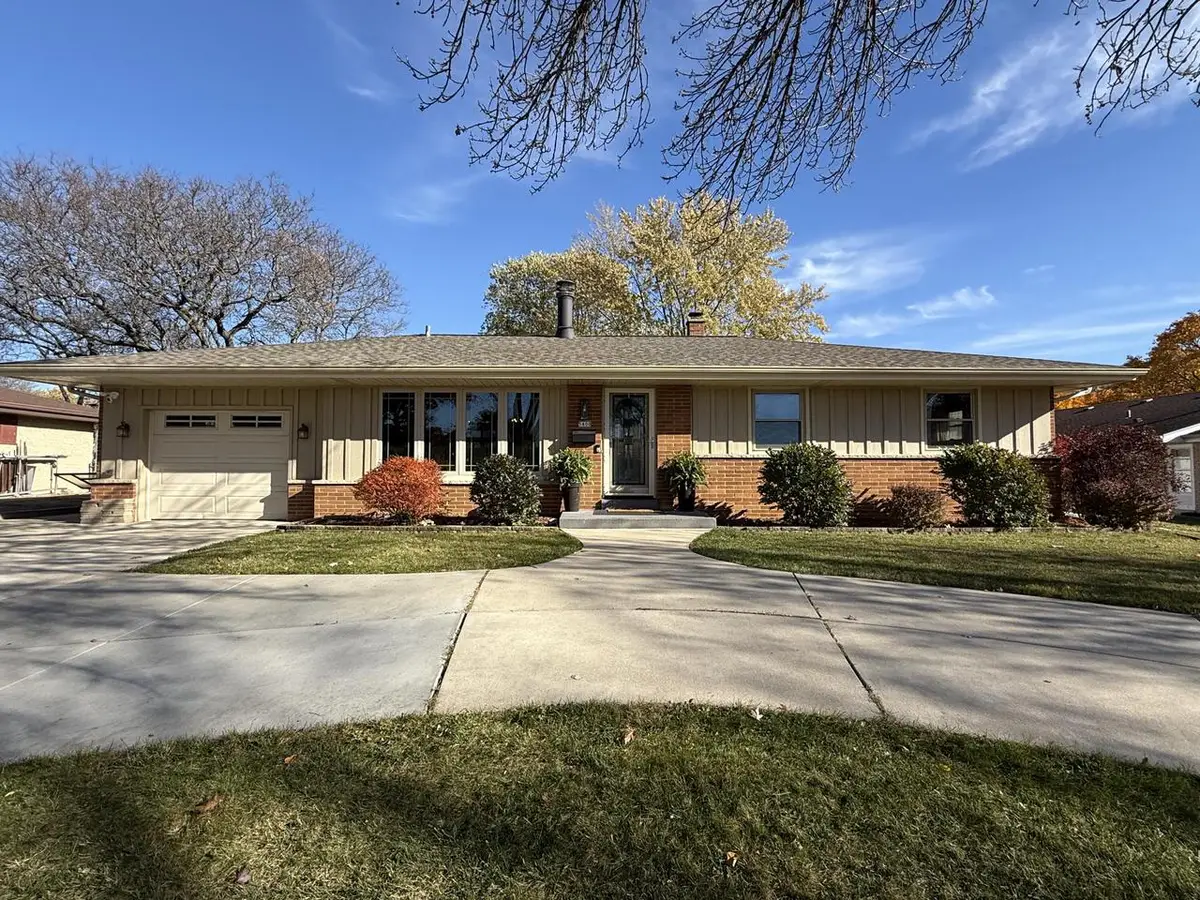 5400 S 22nd PLACE, Milwaukee, WI 53221 - Image #1