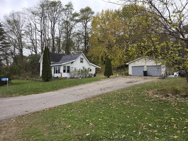 S3575 County Road P, Fountain City, WI 54629