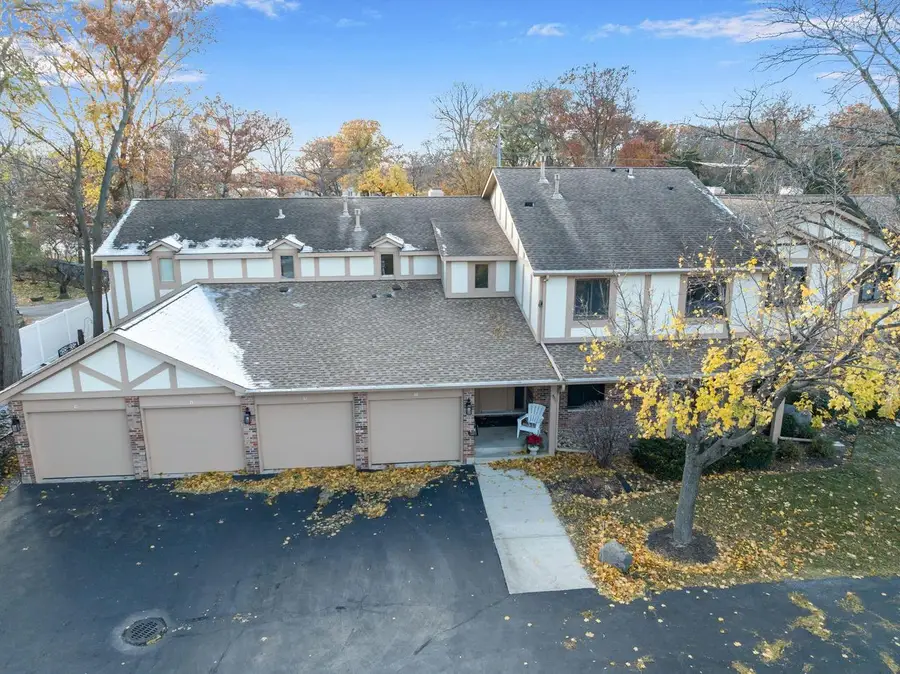 705 S Lake Shore DRIVE #2G, Lake Geneva, WI 53147 - Image #2