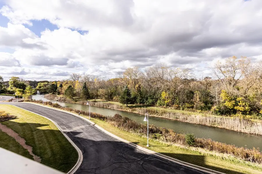 6955 S Riverwood BOULEVARD #111, Franklin, WI 53132 - Image #2