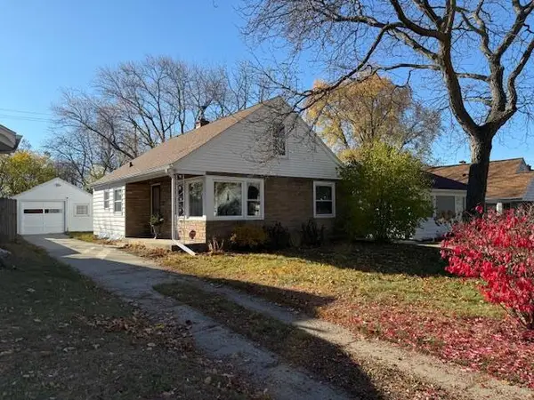7837 Livingston AVENUE, Wauwatosa, WI 53213