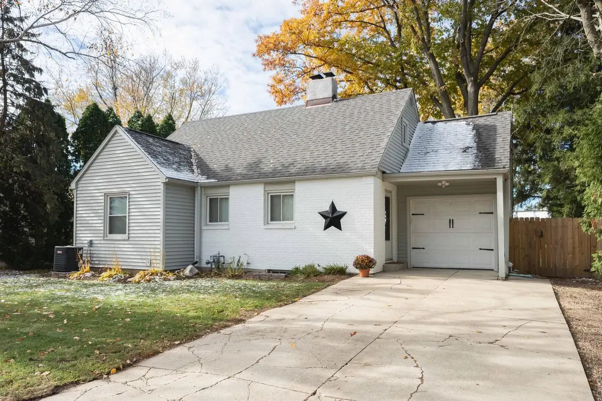 201 S Main STREET, Walworth, WI 53184 - Image #1