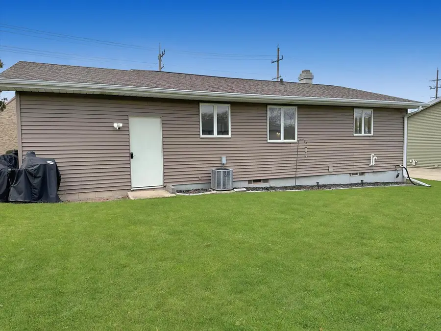 123 W 10th STREET, Kaukauna, WI 54130 - Image #2