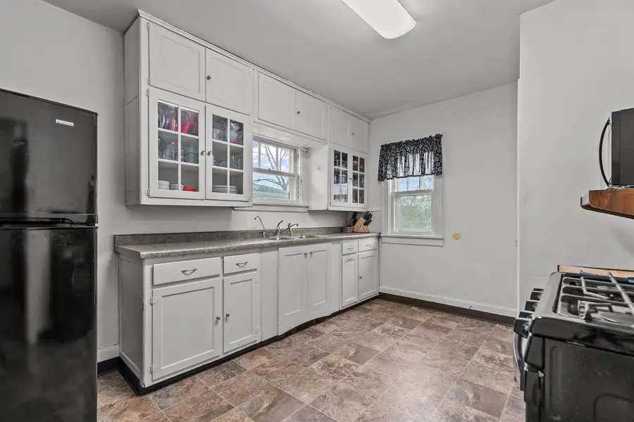 919 W 5th AVENUE, Oshkosh, WI 54902 - Image #3