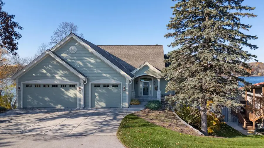 5337 Quaas DRIVE, West Bend, WI 53095 - Image #3