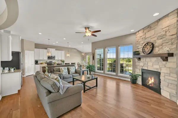 2946 Makou TRAIL, Waukesha, WI 53189