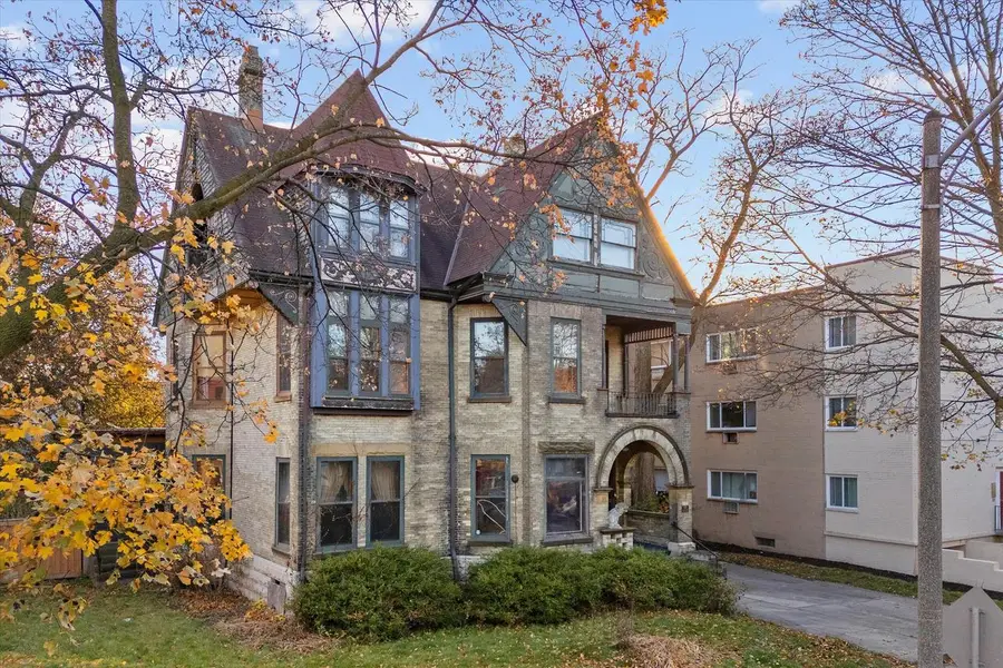 2825 W Kilbourn AVENUE, Milwaukee, WI 53208 - Image #2