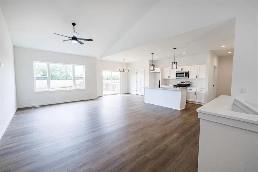 201 Edgewater COURT, Theresa, WI 53091 - Image #2