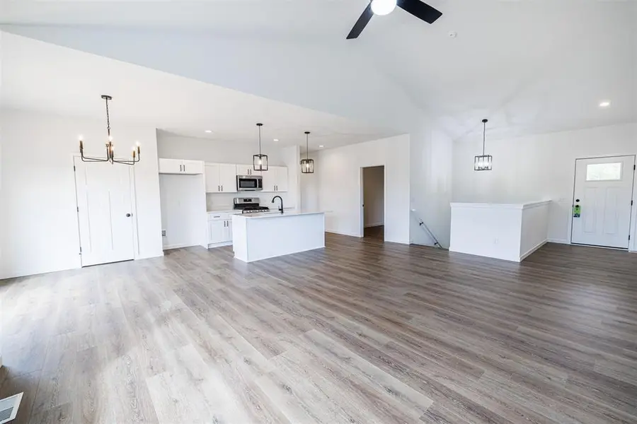 201 Edgewater COURT, Theresa, WI 53091 - Image #3