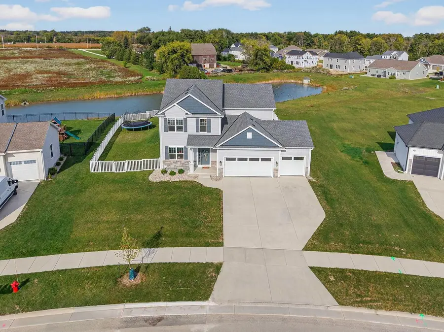 11520 W Meadowview DRIVE, Franklin, WI 53132 - Image #2