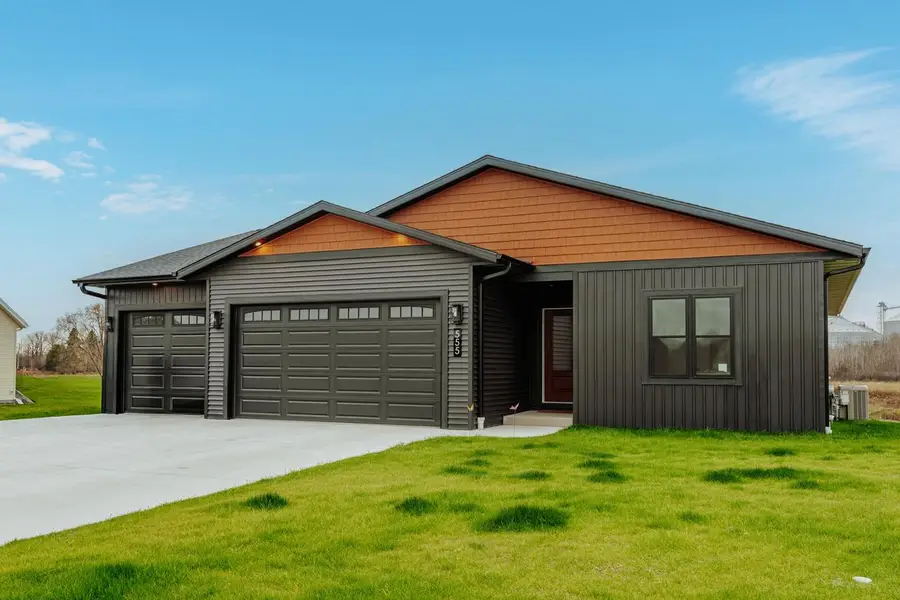 555 Lake Breeze LANE, Random Lake, WI 53075 - Image #3