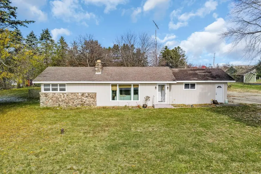 40522 Bloomfield ROAD, Genoa City, WI 53128 - Image #2