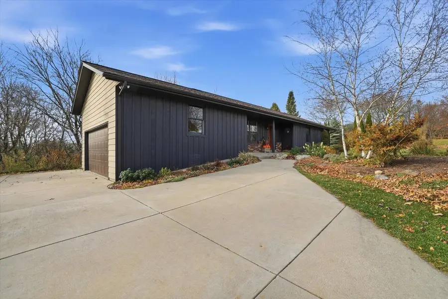3053 Bogey LANE, Slinger, WI 53086 - Image #2