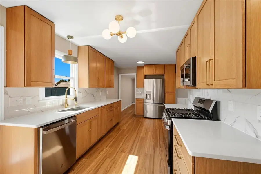 5801 W Allwood DRIVE, Franklin, WI 53132 - Image #3