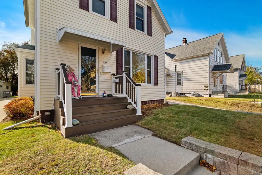 215 Lincoln AVENUE, Sheboygan, WI 53081 - Image #2