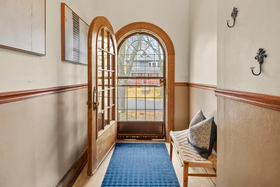 2918 N Hackett AVENUE, Milwaukee, WI 53211 - Image #3