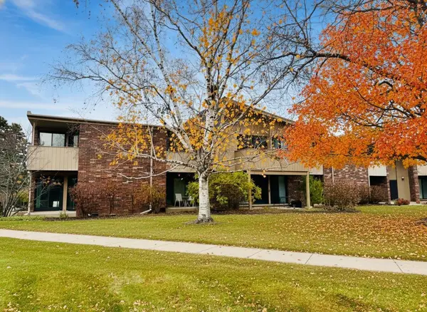 425 W Willow COURT #153, Fox Point, WI 53217