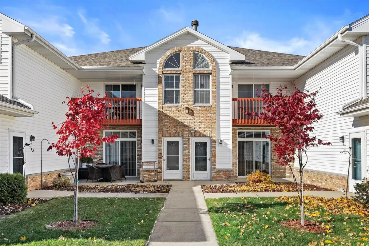 6190 S Creekside DRIVE #3, Cudahy, WI 53110 - Image #1