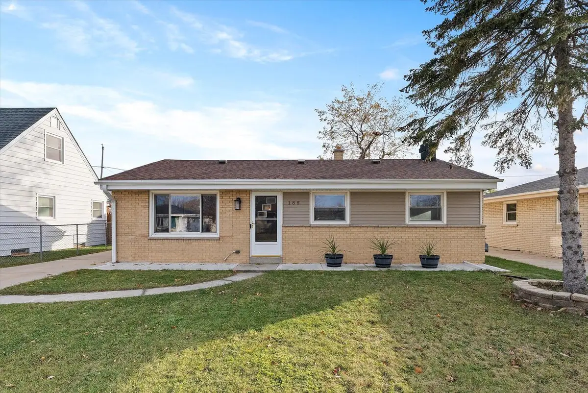 185 W Uncas AVENUE, Milwaukee, WI 53207 - Image #1