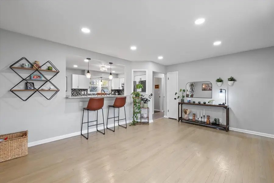 185 W Uncas AVENUE, Milwaukee, WI 53207 - Image #3