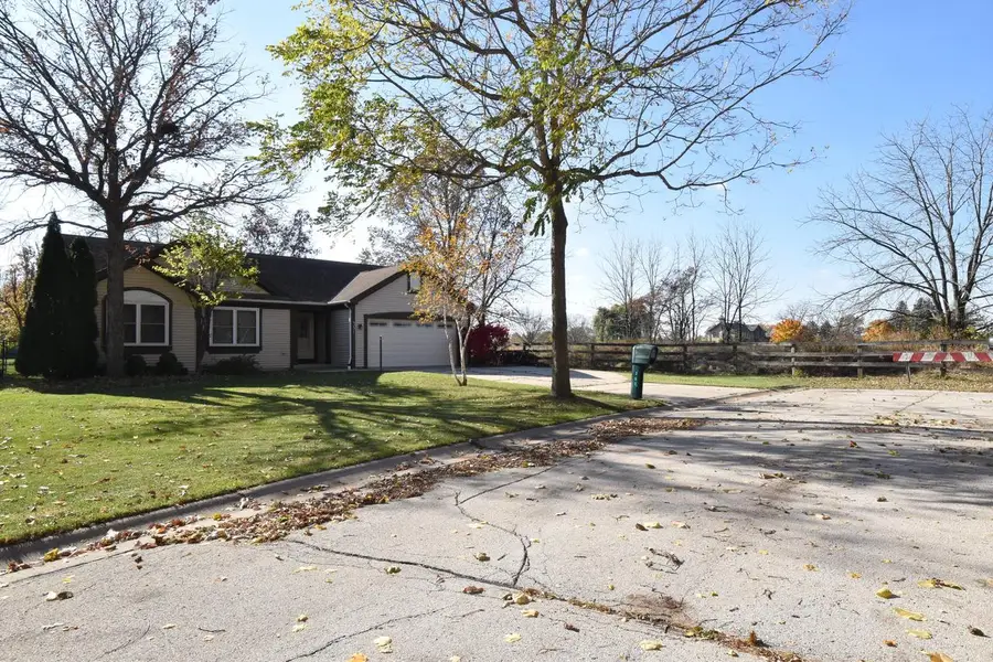 351 E Quail RUN, Oak Creek, WI 53154 - Image #3