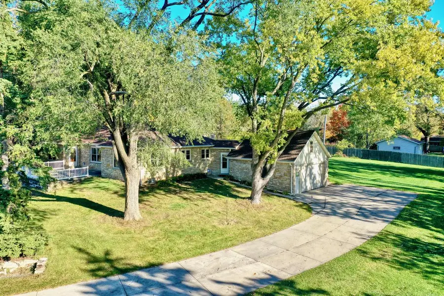 10544 W Leon TERRACE, Milwaukee, WI 53224 - Image #2