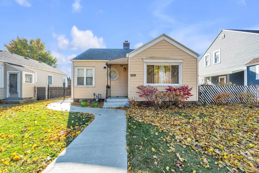 2109 W Oklahoma AVENUE, Milwaukee, WI 53215 - Image #2