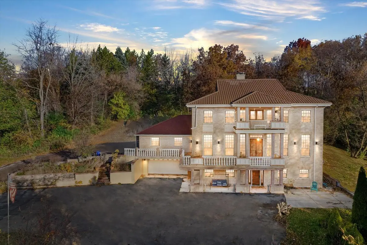 N44W25902 Lindsay ROAD, Pewaukee, WI 53072 - Image #1