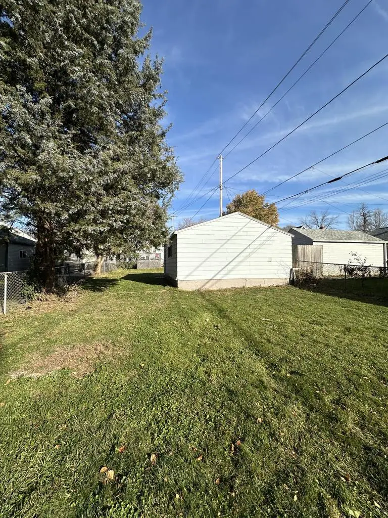 8319 W Rogers STREET, West Allis, WI 53219 - Image #2