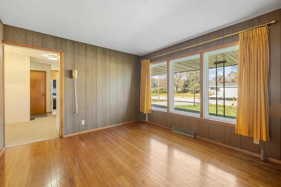 2205 W Southland DRIVE, Oak Creek, WI 53154 - Image #3