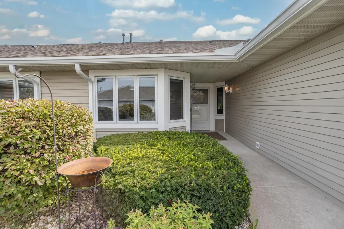 266 Hartford SQUARE #3, Hartford, WI 53027 - Image #1