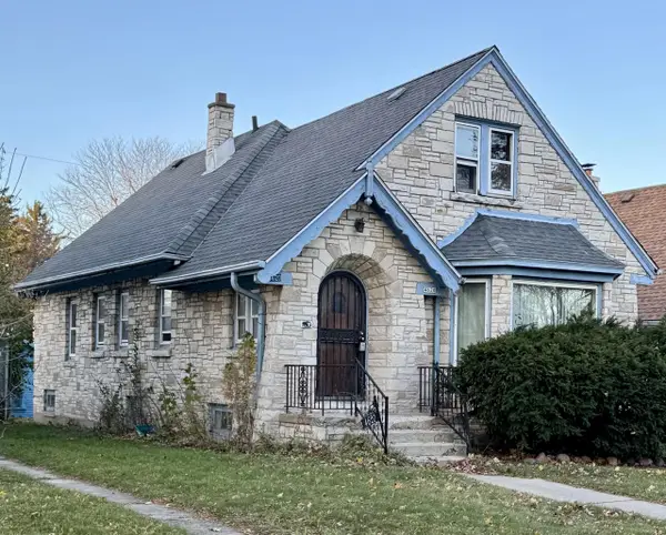 4620 W Keefe AVENUE, Milwaukee, WI 53216
