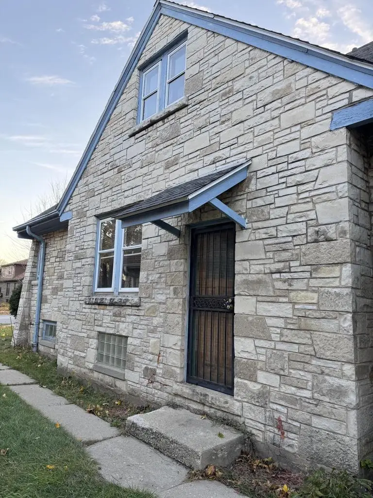 4620 W Keefe AVENUE, Milwaukee, WI 53216 - Image #3