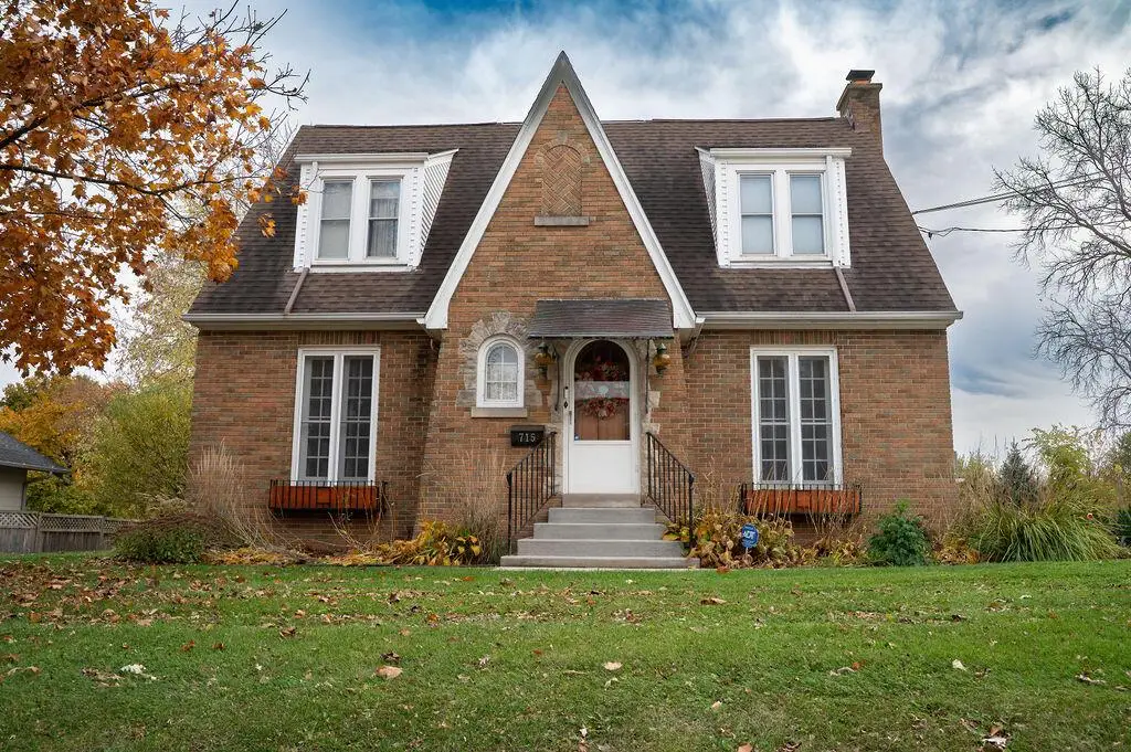 715 E College AVENUE, Waukesha, WI 53186 - Image #1