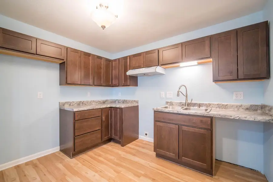 10822 W Donna DRIVE, Milwaukee, WI 53224 - Image #3