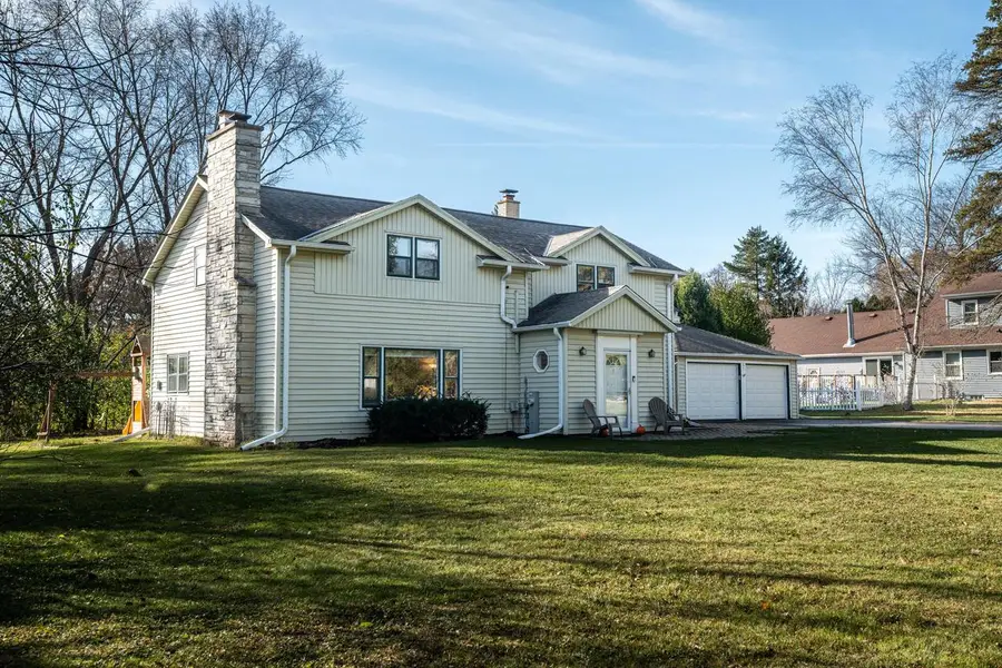 1933 W Donges Bay ROAD, Mequon, WI 53092 - Image #2