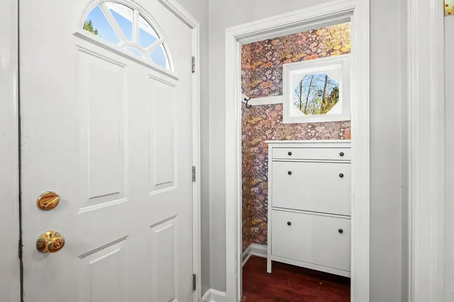 1933 W Donges Bay ROAD, Mequon, WI 53092 - Image #3