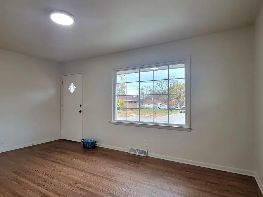 6295 N Joyce AVENUE, Milwaukee, WI 53225 - Image #3